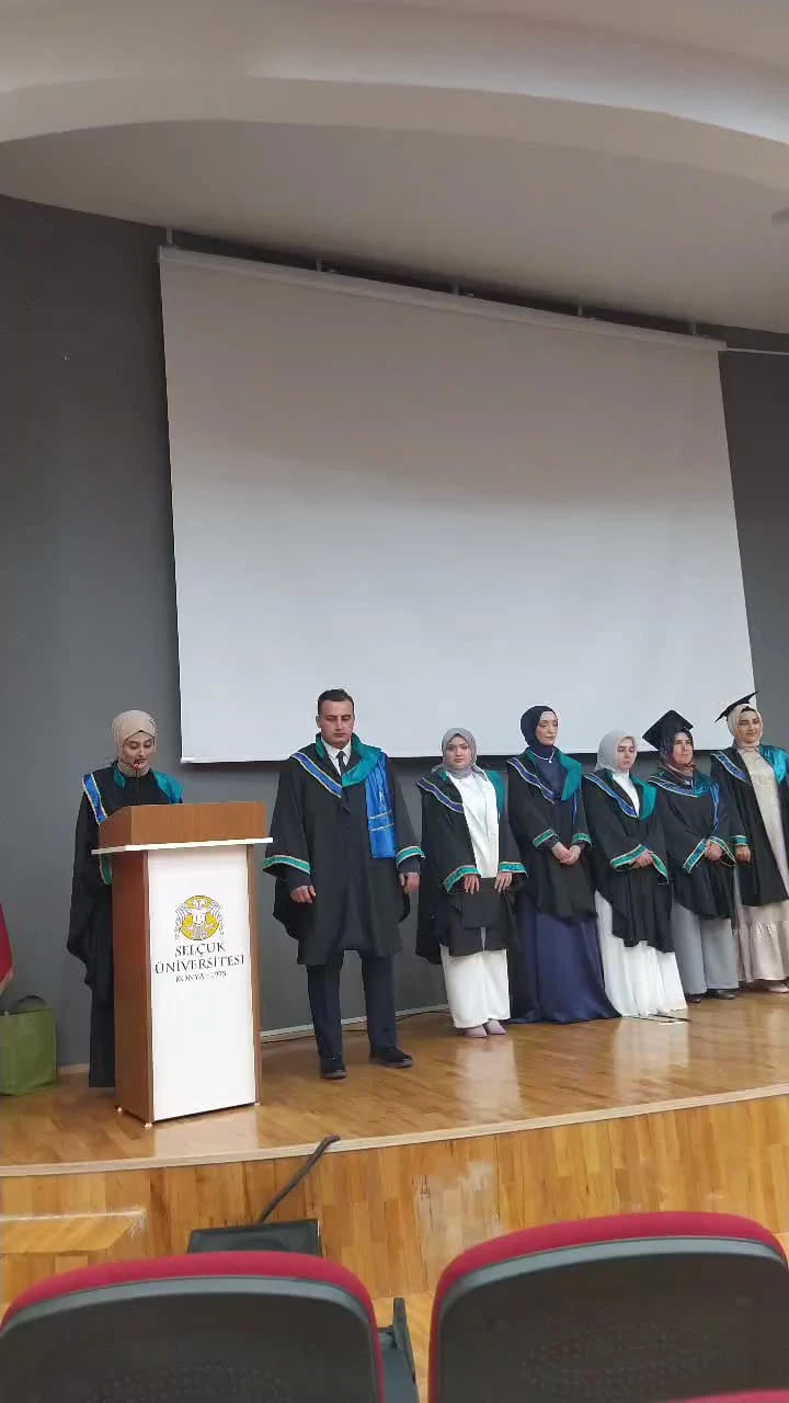 Fars Dili ve Edebiyatı Bölümü Mezuniyet Töreni